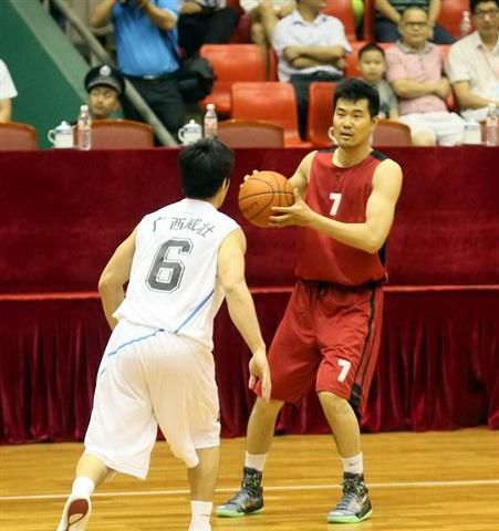 在线真人视 在线真人视