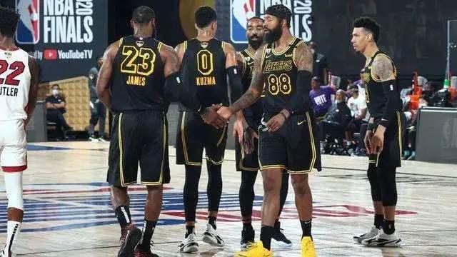 后手爆弹效 后手爆弹效